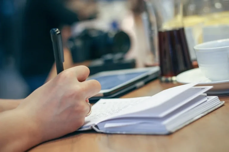 AI writing assistant